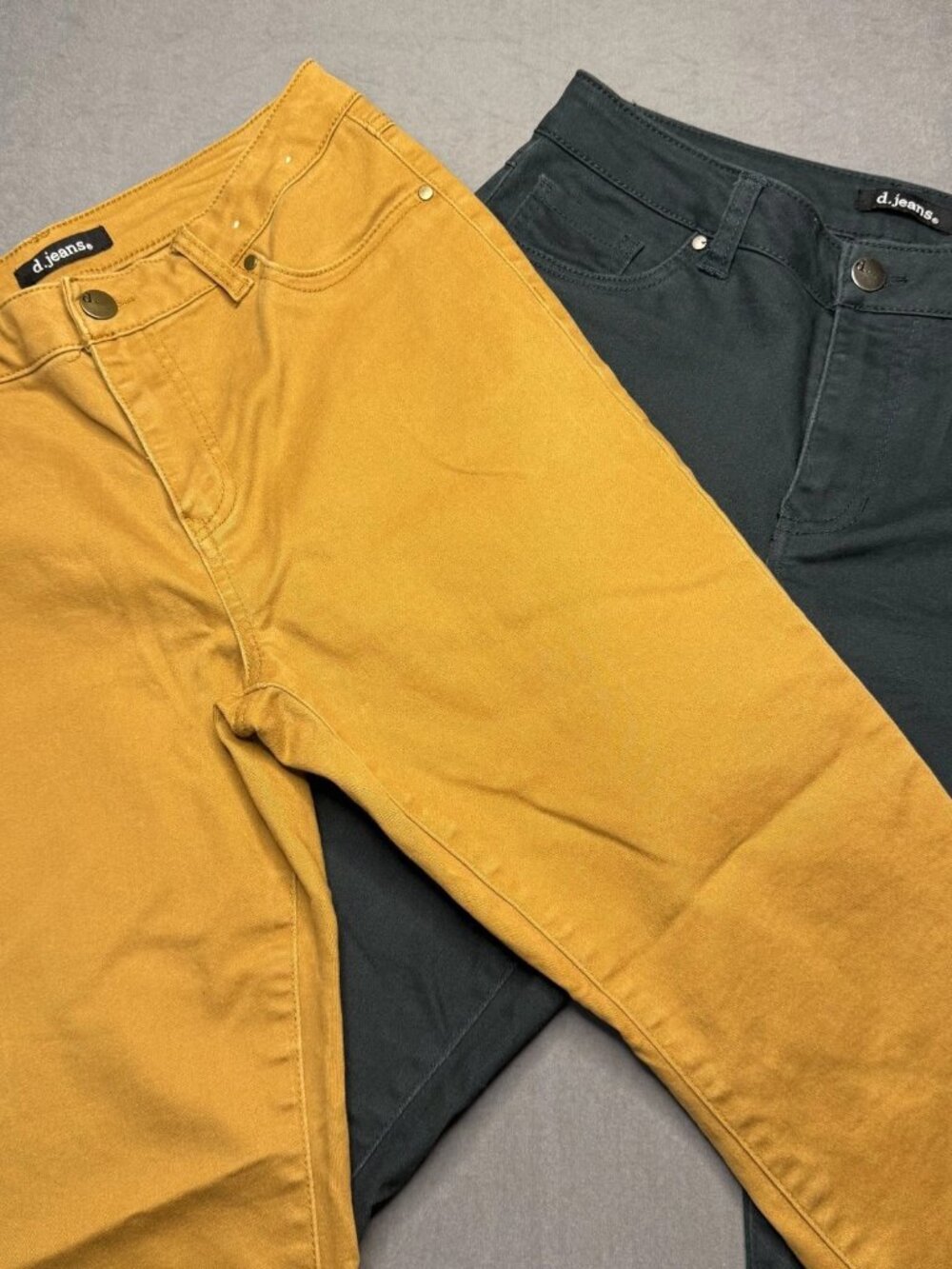 D. Jeans Womens LOT OF 2 Pants Size 8 EXCELLENT CONDITION Skinny Chino